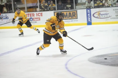 Huskies hockey returns home to face Nanooks